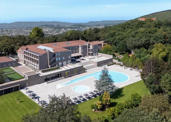 Отель The Lince Брага